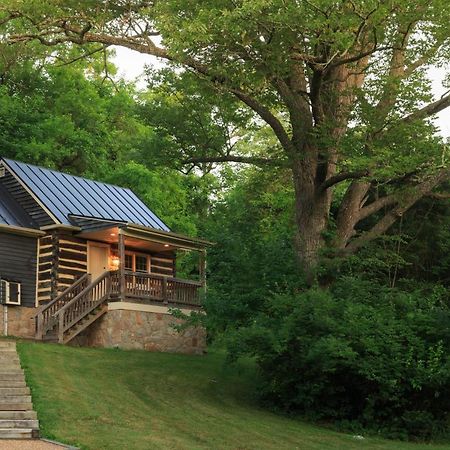 Inn And Cabins At Vaucluse Spring Stephens City Bagian luar foto