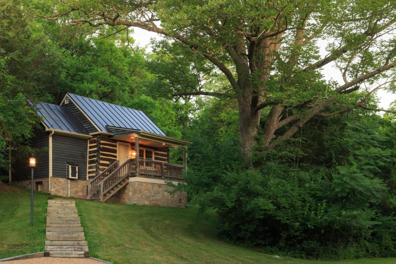 Inn And Cabins At Vaucluse Spring Stephens City Bagian luar foto